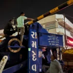 થાન ઓવરબ્રિજ પર હાઇટગેજમાં થ્રેશર મશીન ફસાતાં ટ્રાફિકજામ: વાહનચાલકો કલાકો સુધી અટવાયા