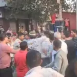 ધ્રાંગધ્રા શાકમાર્કેટમાં લારી સાઈડમાં રાખવાનું કહેતા પોલીસ કર્મીનો કાઠલો પકડ્યો, લારીધારક સામે ફરિયાદ