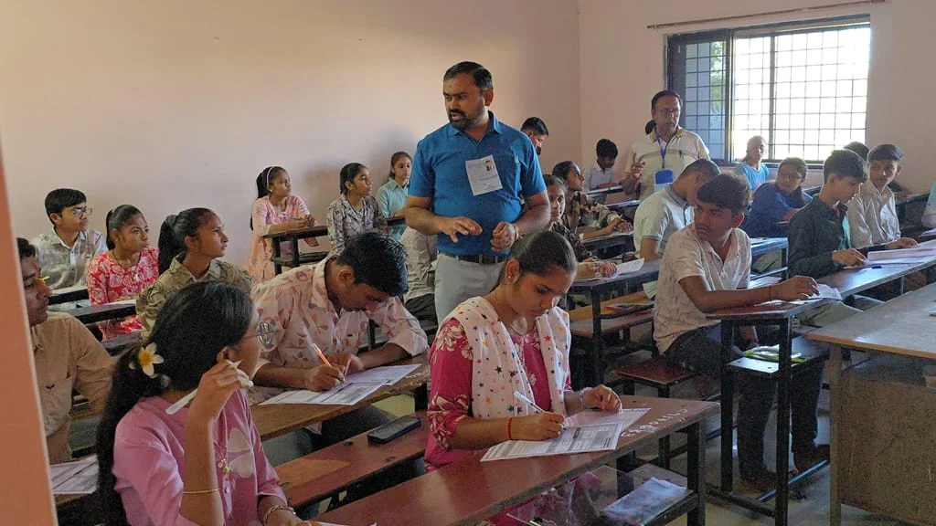 સુરેન્દ્રનગર જિલ્લામાં ધોરણ 12 સામાન્ય પ્રવાહનું તત્વજ્ઞાનનું પેપર: 1,315 વિદ્યાર્થીઓએ આપી પરીક્ષા