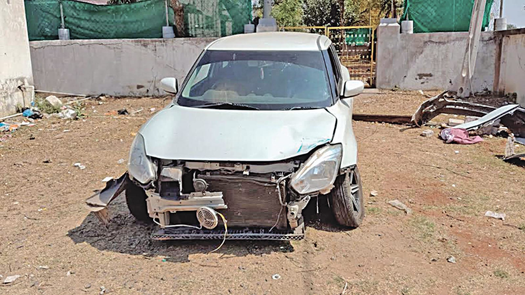 Dhrangadhra Rash Driver Flees Car After Locals Intervene