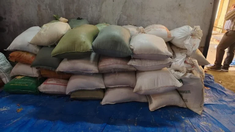 વઢવાણ-લખતર રોડ પર પુરવઠા વિભાગનો સપાટો: શંકાસ્પદ ચોખાના 46 કટ્ટા જપ્ત