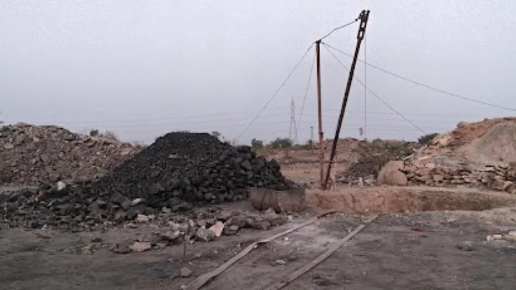 સાયલા: ચોરવીરામાં ગેરકાયદેસર કાર્બોસેલના 7 કૂવા ઝડપાયા