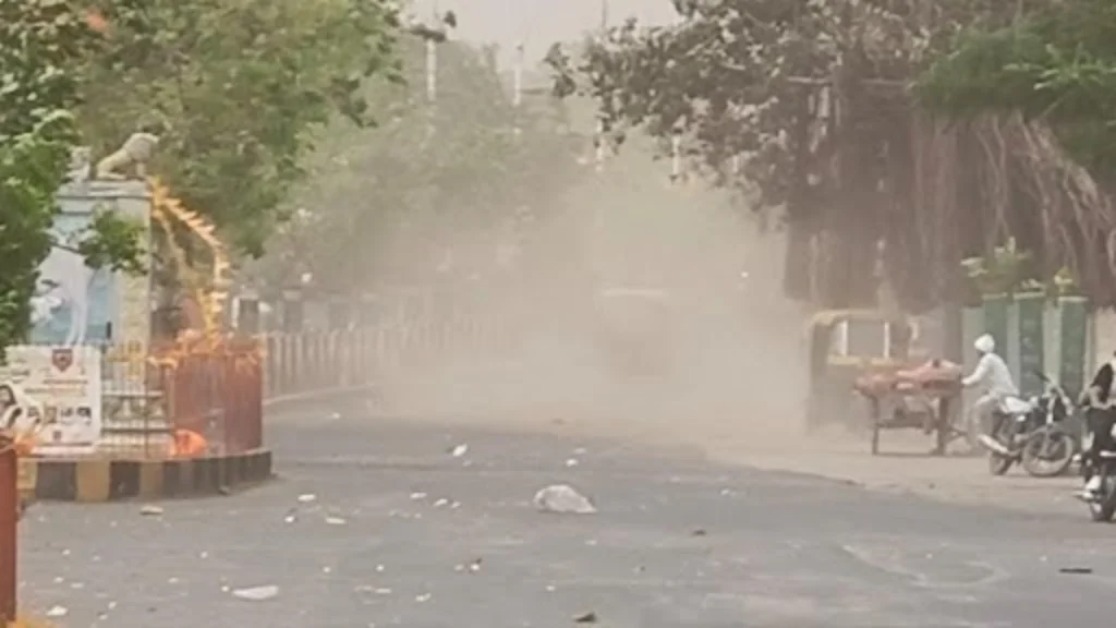 સુરેન્દ્રનગર જિલ્લામાં મીની વાવાઝોડા સાથે તોફાની વરસાદ, ખેતી પાક પાયમાલ