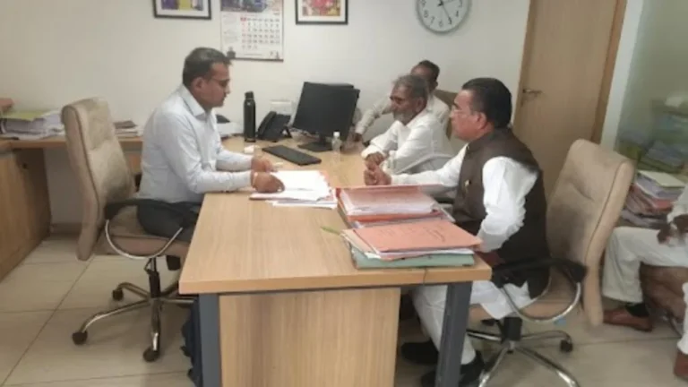 દસાડાના ધારાસભ્ય અને અગરિયાએ મુખ્યમંત્રીને વાવાઝોડાથી થયેલ નુકસાનના વળતર માટે માંગ કરી