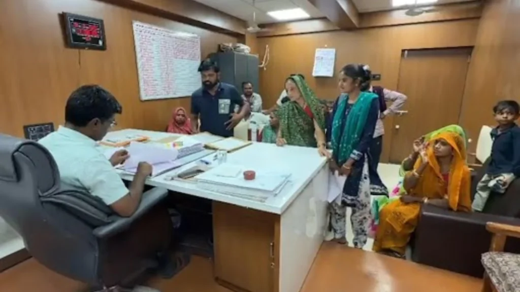 સાયલાના ઓવગઢમાં મધ્યાહન ભોજનમાં ગેરરીતિના આક્ષેપ: ગ્રામજનોએ મામલતદારને કરી રજૂઆત