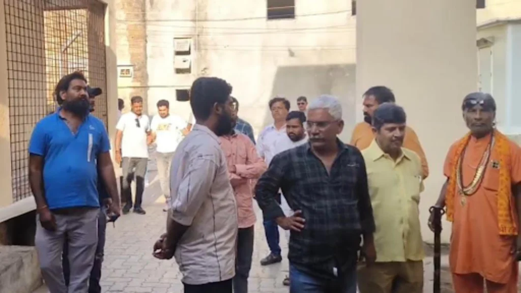 સુરેન્દ્રનગરમાં ‘આપ’ના નેતાઓ ભૂગર્ભમાં: પોલીસ નોટિસ છતાં મોબાઈલ બંધ કરી ગુમ, ધરપકડની ભીતિ