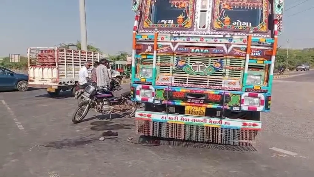 ધ્રાંગધ્રા કુડા ચોકડી પાસે ટ્રકની અડફેટે મહિલાનું મોત: બેફામ ડમ્પર ચાલક વિરુદ્ધ પોલીસ ફરિયાદ