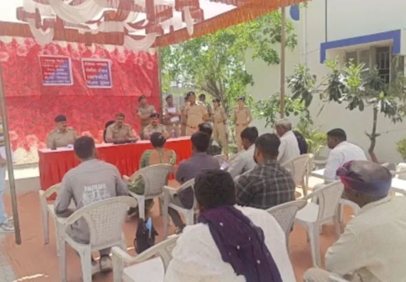 સાયલામાં ‘અરજી મેળો’ યોજાયો, વ્યાજખોરી અને લેન્ડગ્રેબિંગ મુદ્દે રજૂઆત