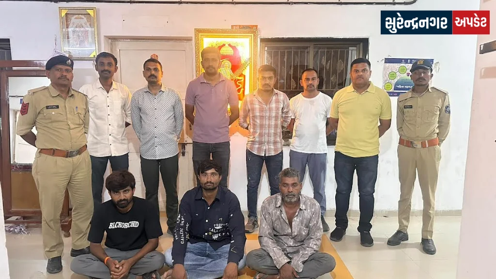 limbdihighway-illegal-liquor-truck-innova-seized-lcb