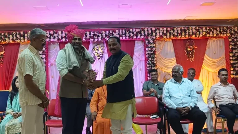 Limbdi Prant Officer Kuldip Desai farewell and felicitation ceremony with MLA Kiritsinh Rana