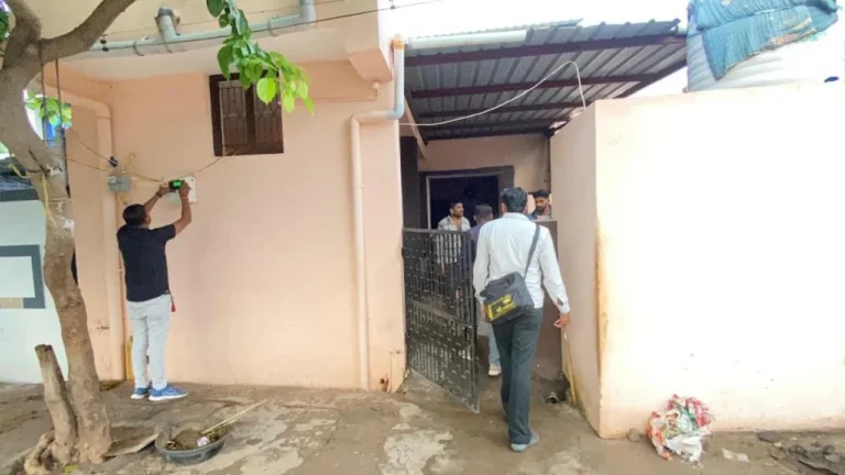 PGVCL team raid in surendranagar fine of Rs 2.62 crore Irregularities detected in 512 electricity