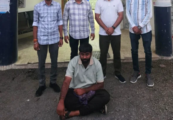 Rajkot Range Police Team Arrests Absconding Criminal Near Dhandhalpur Chowkdi