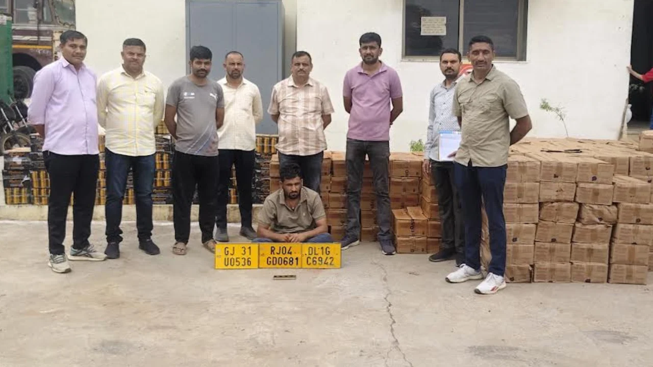 Surendranagar LCB Police Seized Foreign Liquor Stock Hidden in Truck Tank Near Chotila Janivadla Village-1