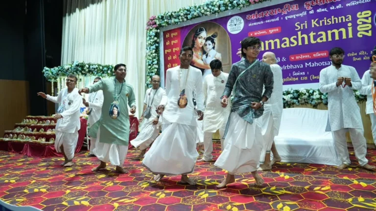 ISKCON Surendranagar Janmashtami and Nandotsav celebration at Deendayal Town Hall