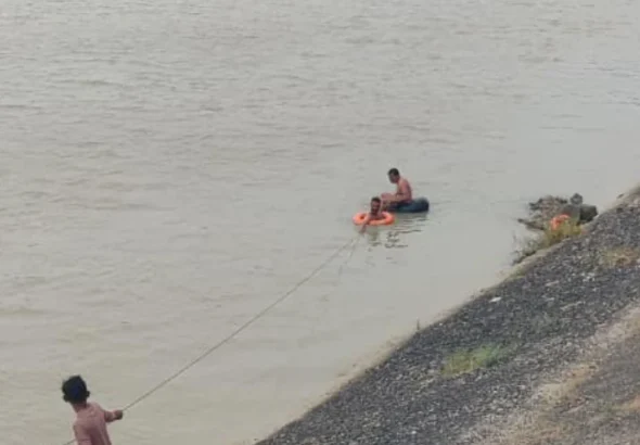 Surendranagar Dudhrej canal unidentified man body retrieved police investigation