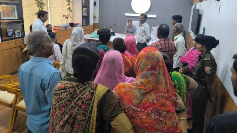 Surendranagar Sanitation Workers Protest at Commissioner Office
