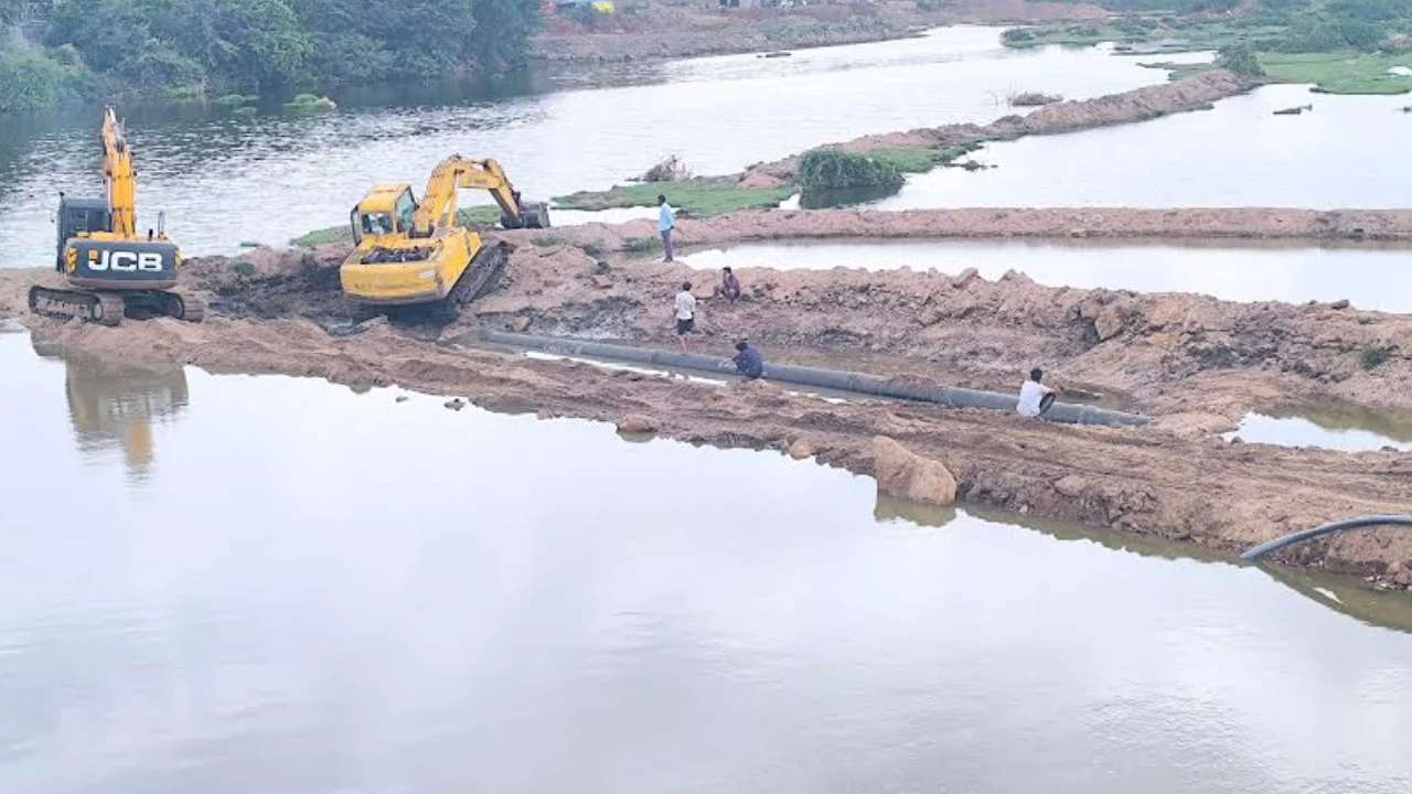 Wadhwan Bhogavo river water pipeline laying work Surendranagar
