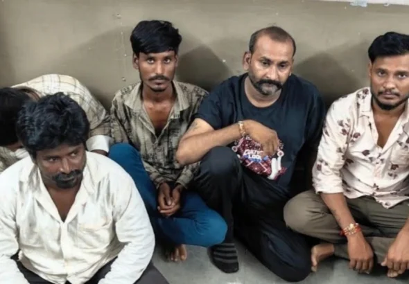 Rampara Wadhwan gambling raid Joravarnagar police arrest five people