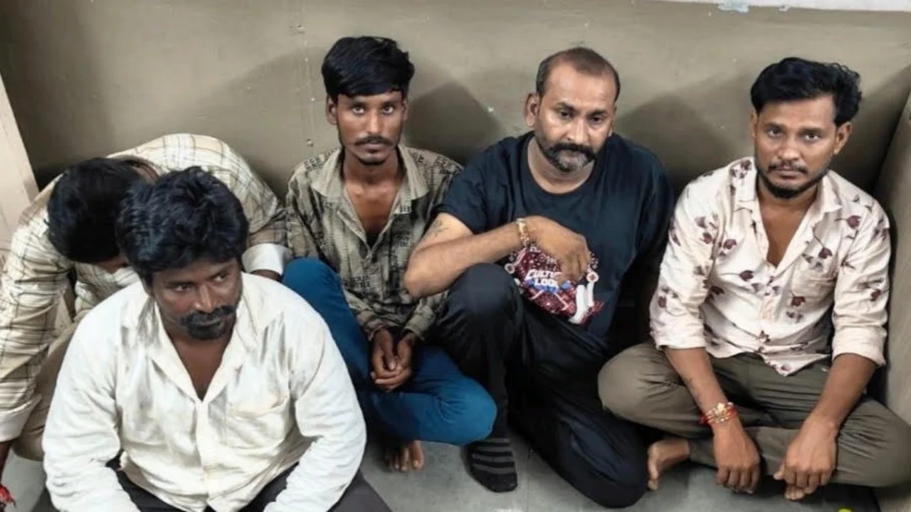 Rampara Wadhwan gambling raid Joravarnagar police arrest five people